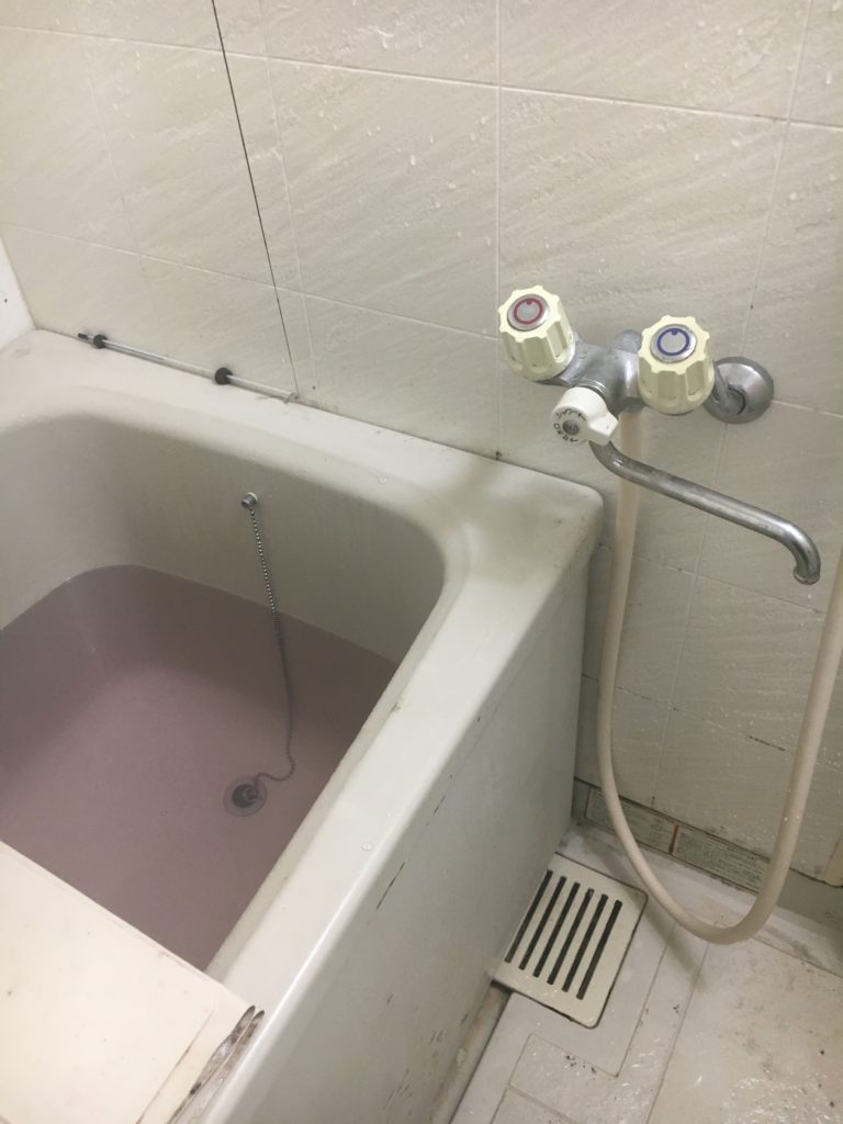 小山市で浴室の蛇口水漏れ修理をしました。