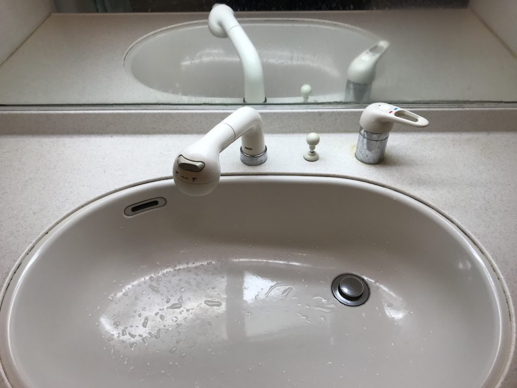 芳賀郡芳賀町で洗面所の排水つまり修理を行いました。
